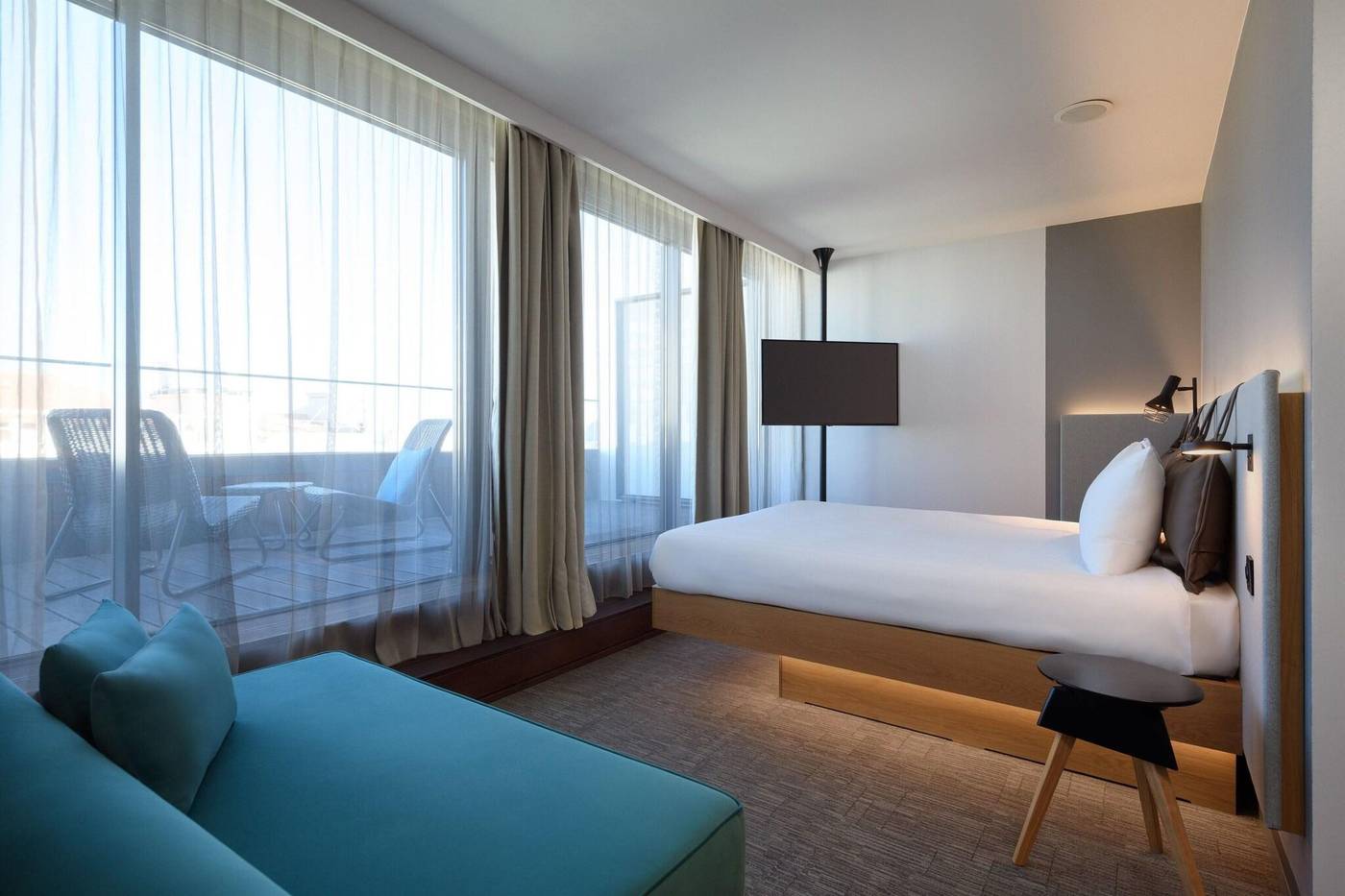 Moxy-Lisbon-City-Room-42