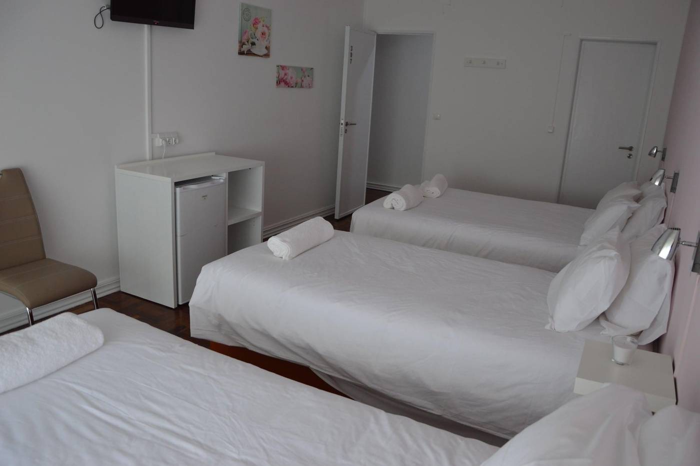 Lx-Center-Guesthouse-Room-8