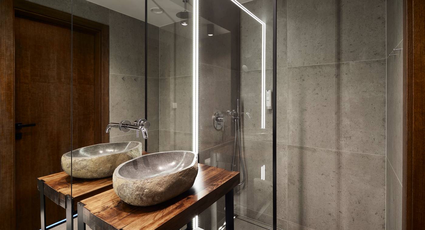 New-Port-Hotel-Room-28