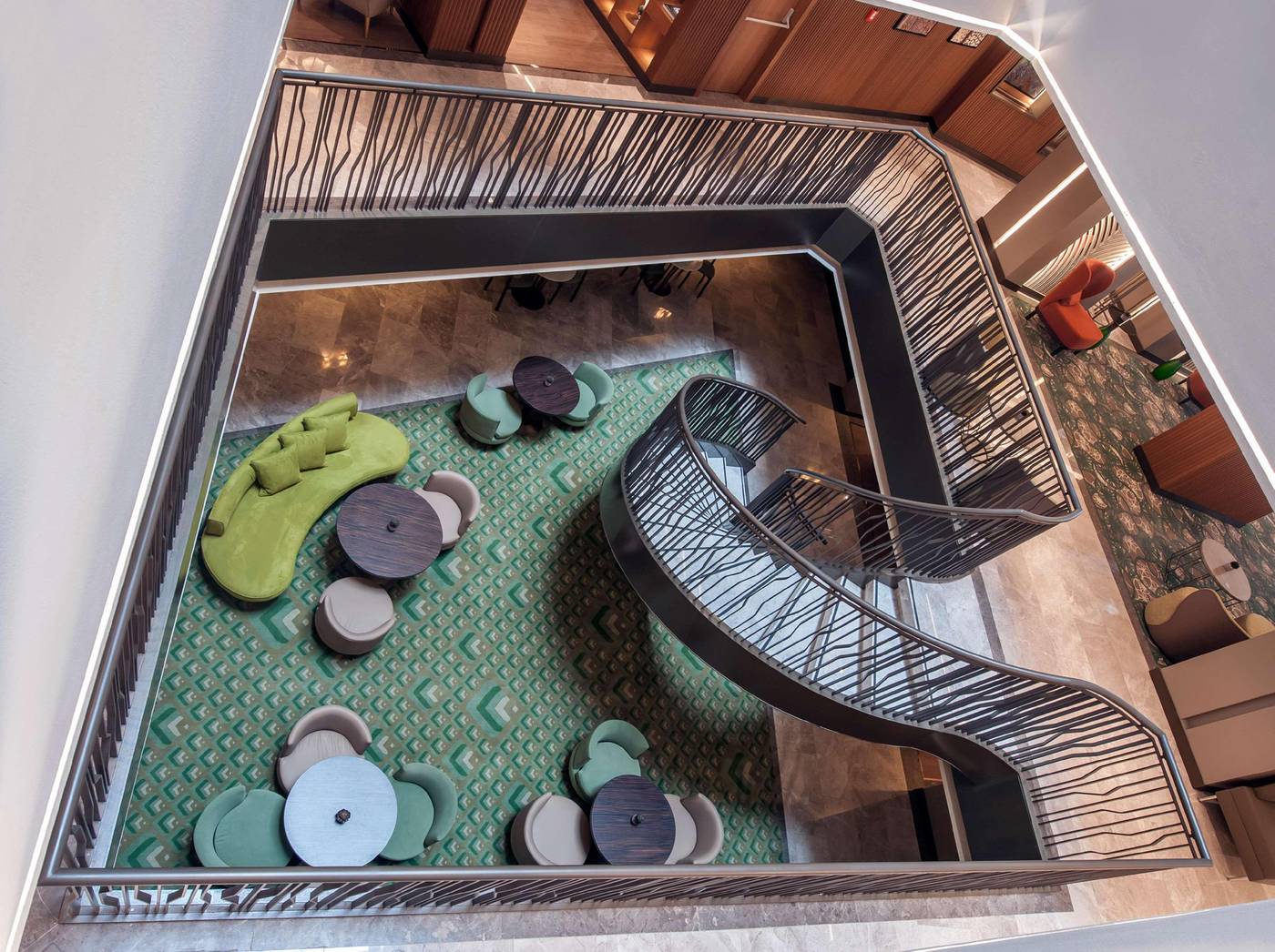 Doubletree-By-Hilton-Istanbul-Sirkeci-Lobby-15