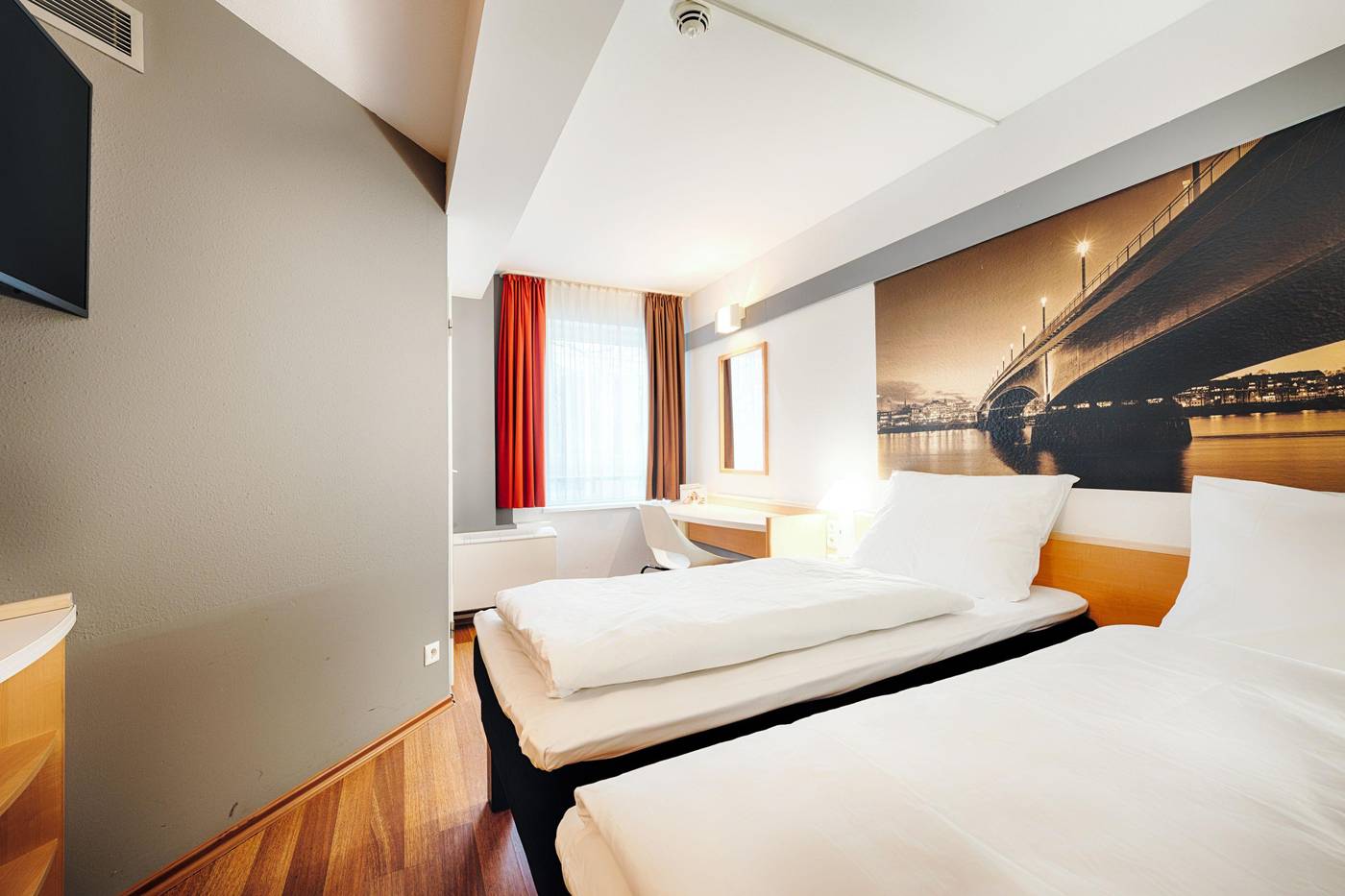 B-B-Bonn-City-Room-12