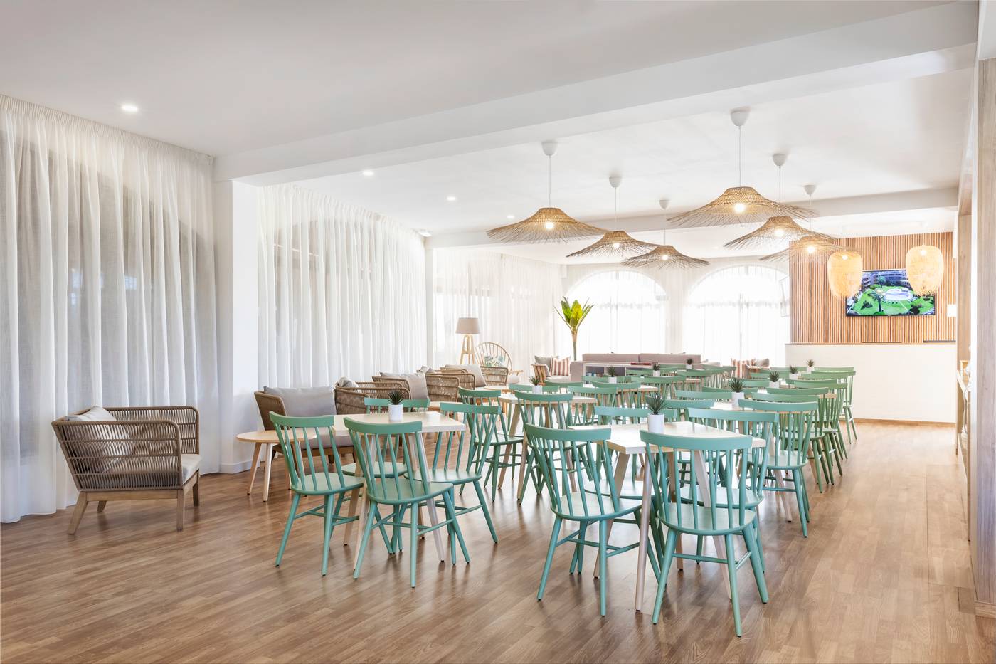 Clube-Maria-Luisa-Lobby-37