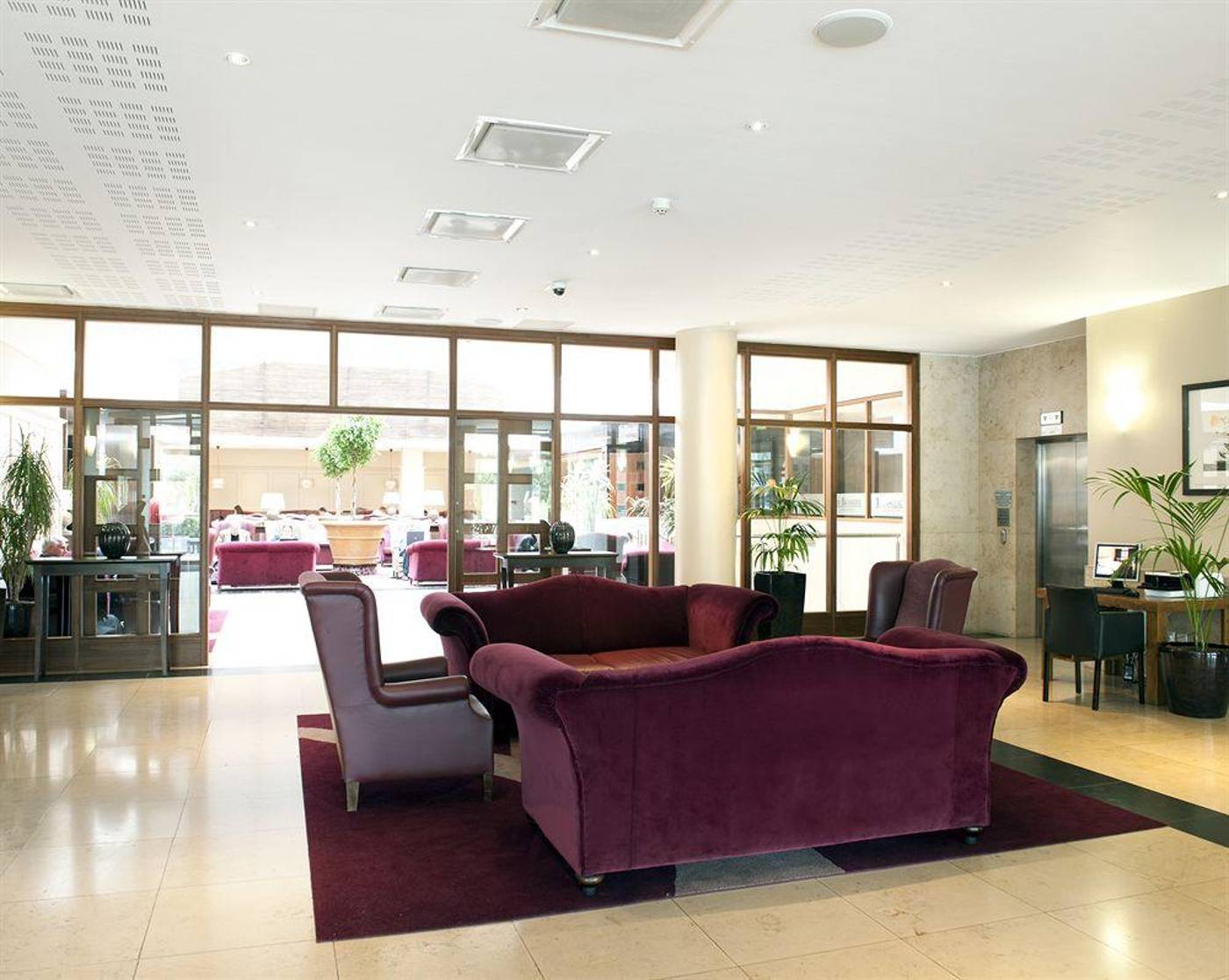 Clayton Hotel Leopardstown-Ireland-DUBLIN 18-Lobby-5