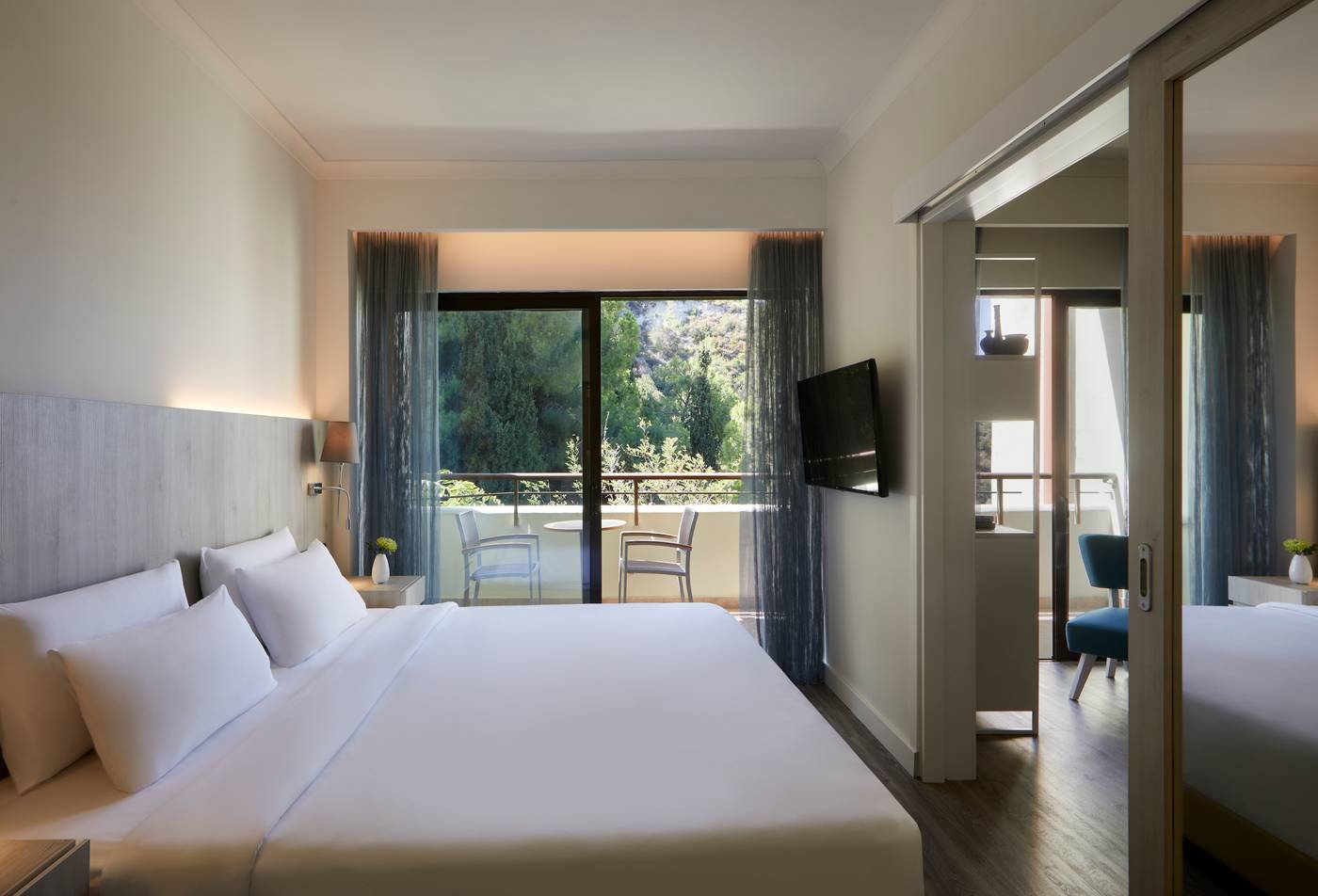 Amus-Hotel---Spa-Room-36