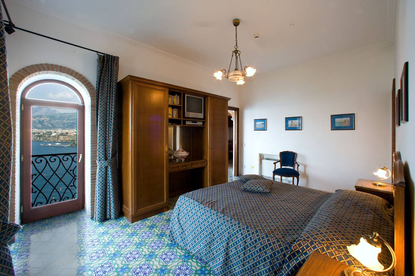 La-Tonnarella-Room-5