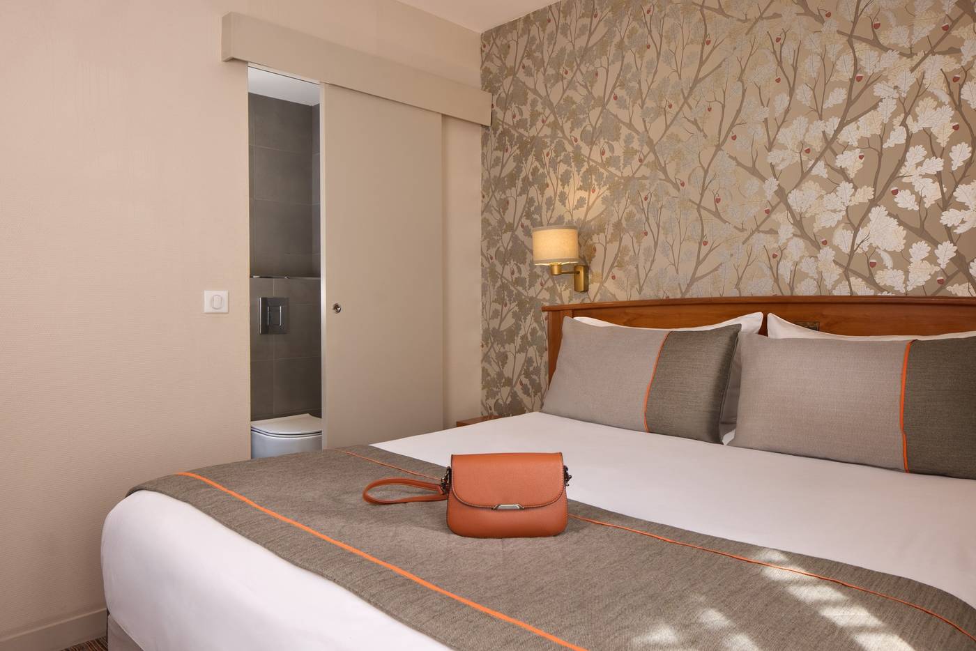 Timhotel-Tour-Eiffel-Room-9