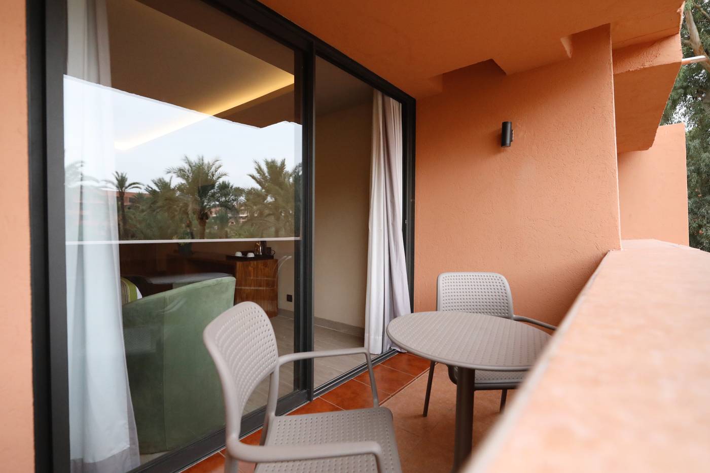 Kenzi-Rose-Garden-Room-33