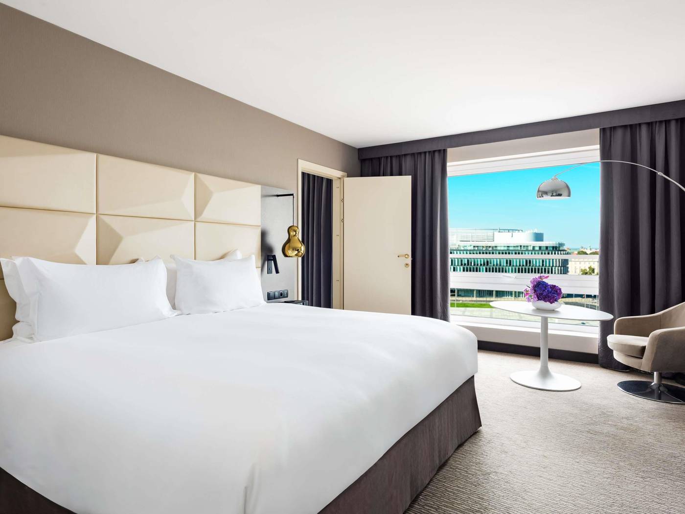 Sofitel-Warsaw-Victoria-Room-32