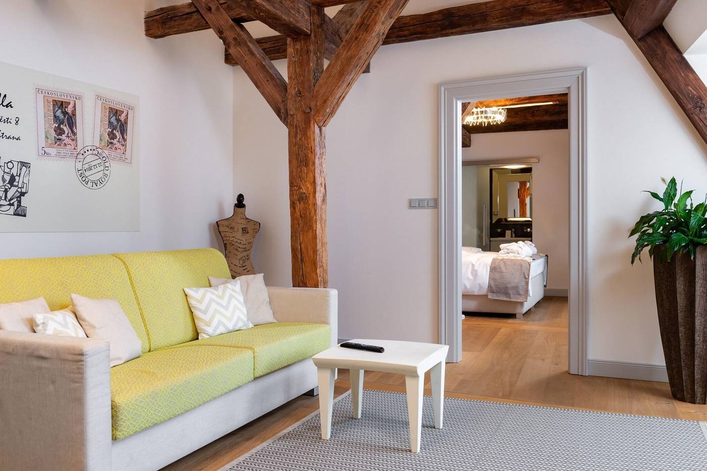 Old-Royal-Post-Hotel-Room-34