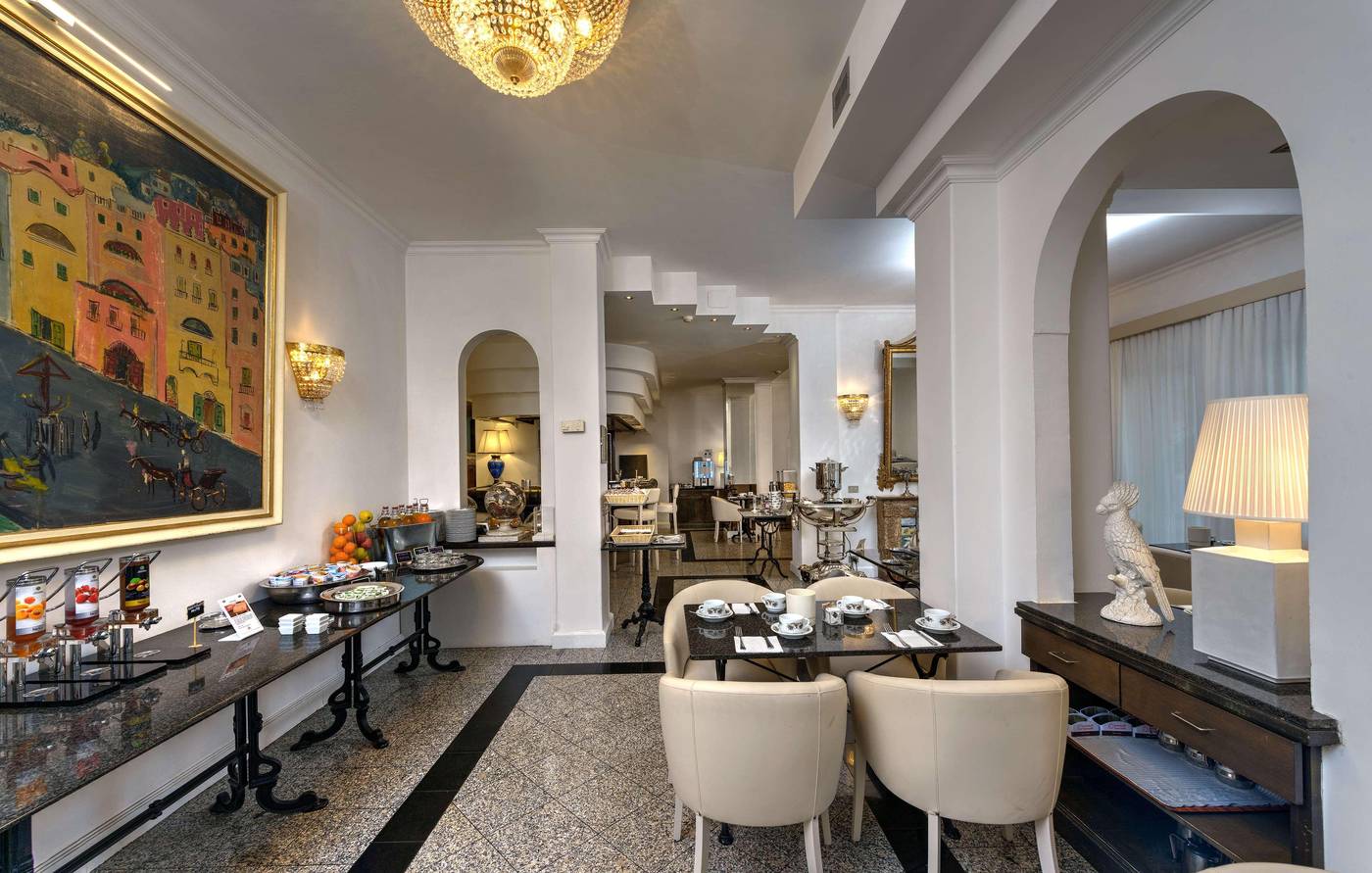 BEST-WESTERN-Hotel-Rivoli-Bar-13