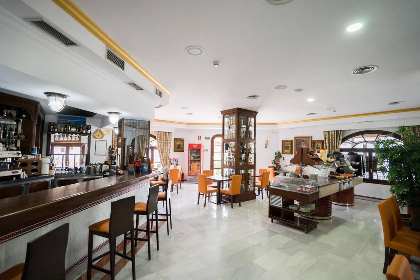 Hotel-Pozo-Del-Duque-Bar-14