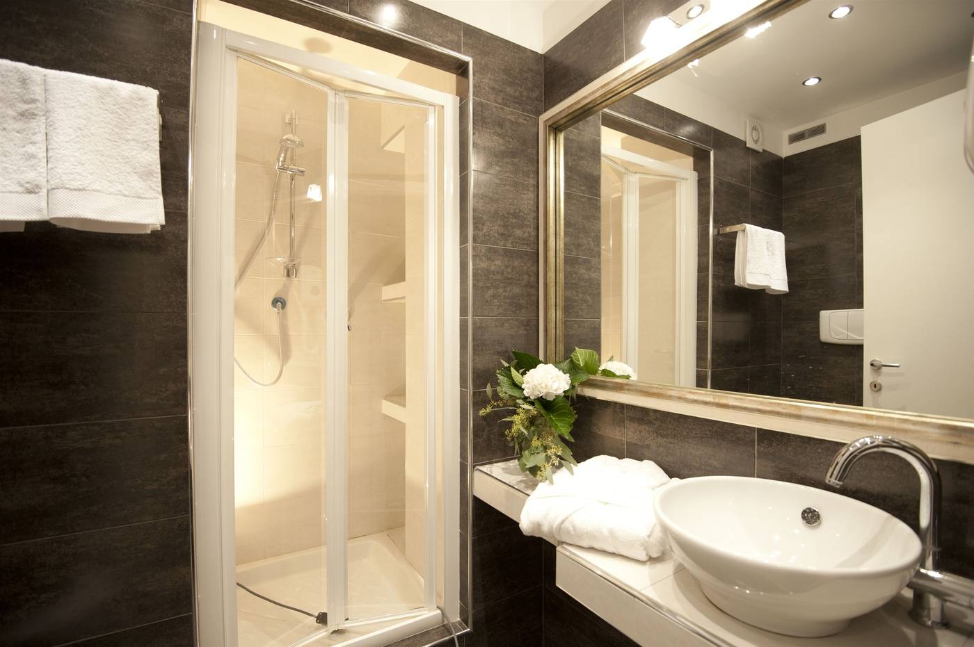 Luxury-on-the-River-Room-14