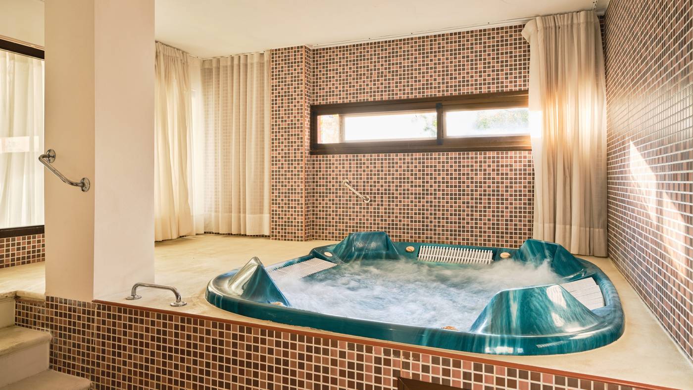 Hotel-Fenix-Torremolinos---Adults-Only-Recommended-Sports-and-Entertainment-61