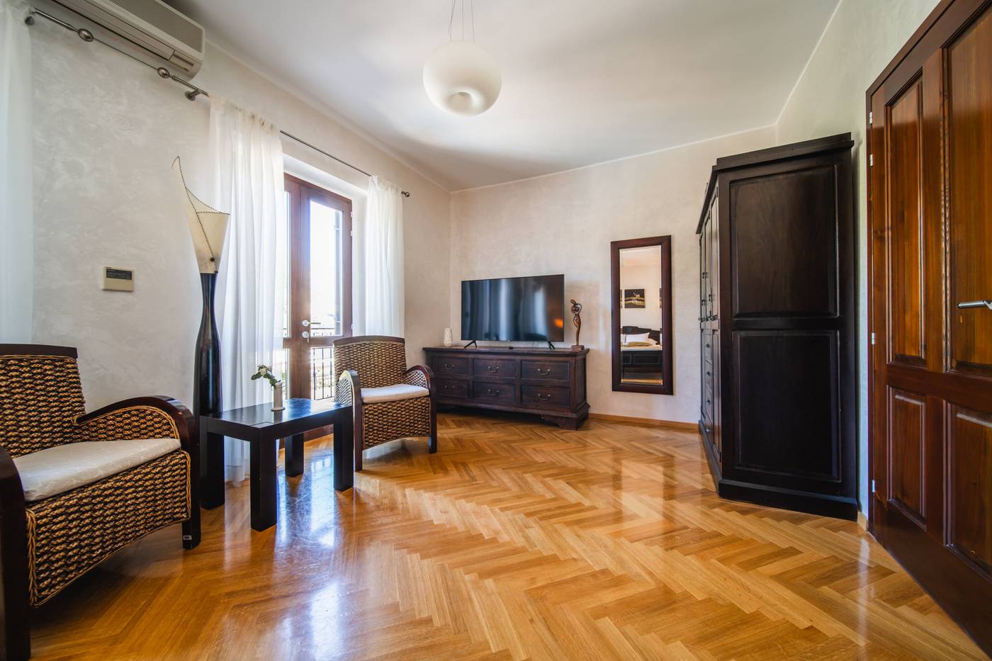 Villa-Franica-Room-26