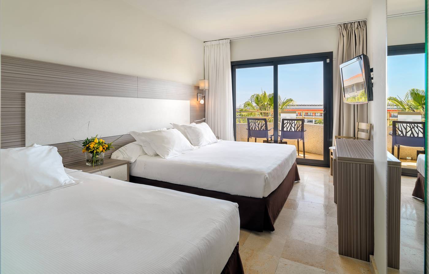 H10-Cambrils-Playa-Room-11