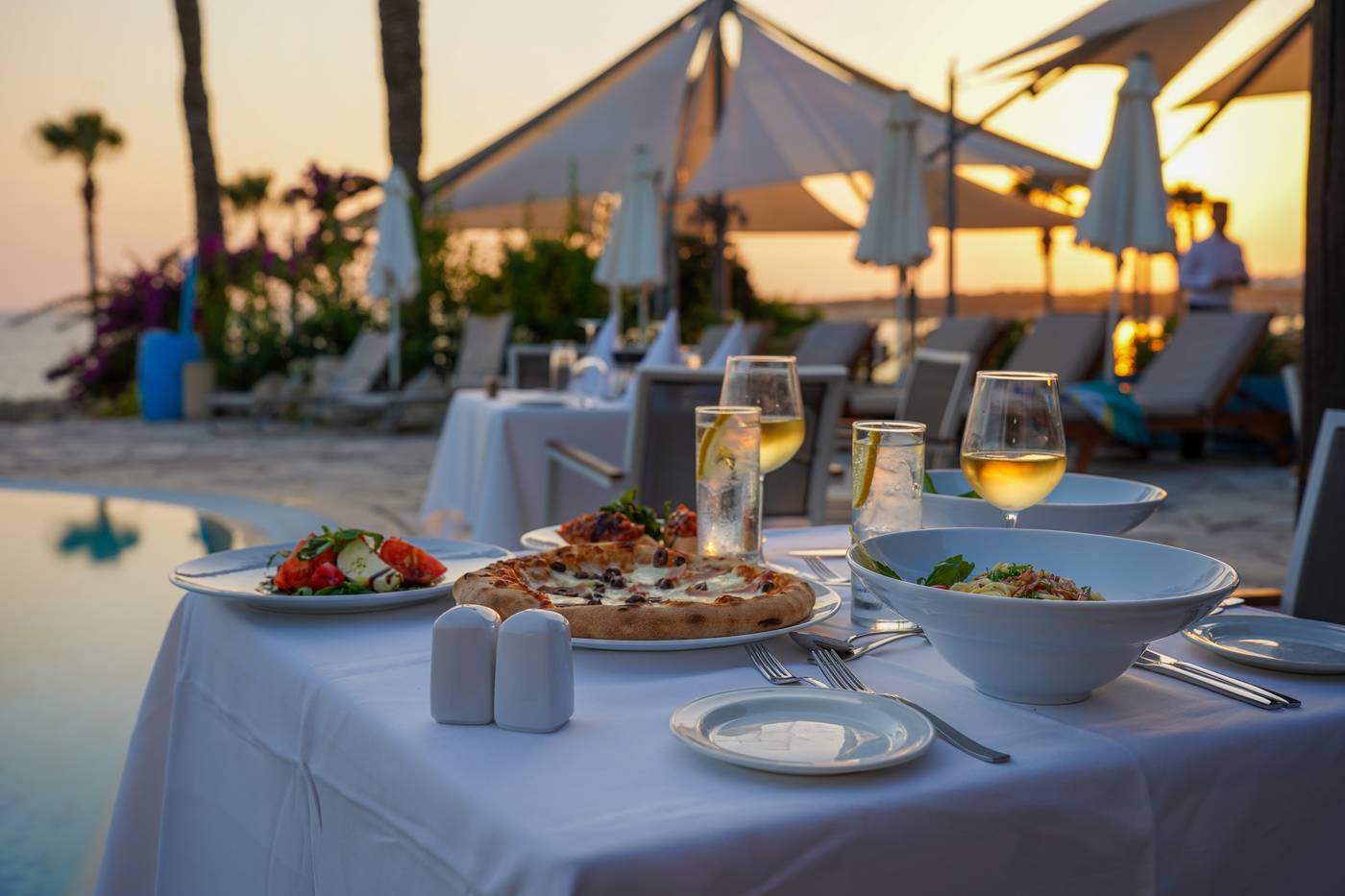 Coral-Beach-Hotel-and-Resort-Restaurant-17