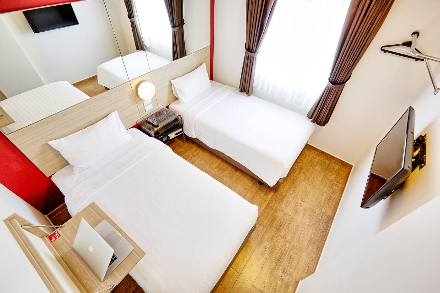 Red-Planet-Phuket-Patong-Room-2