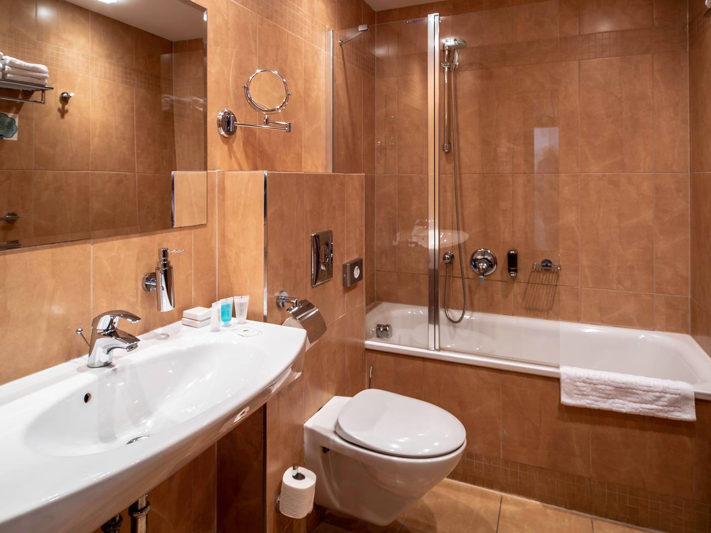 EA-Hotel-Sonata-Room-20