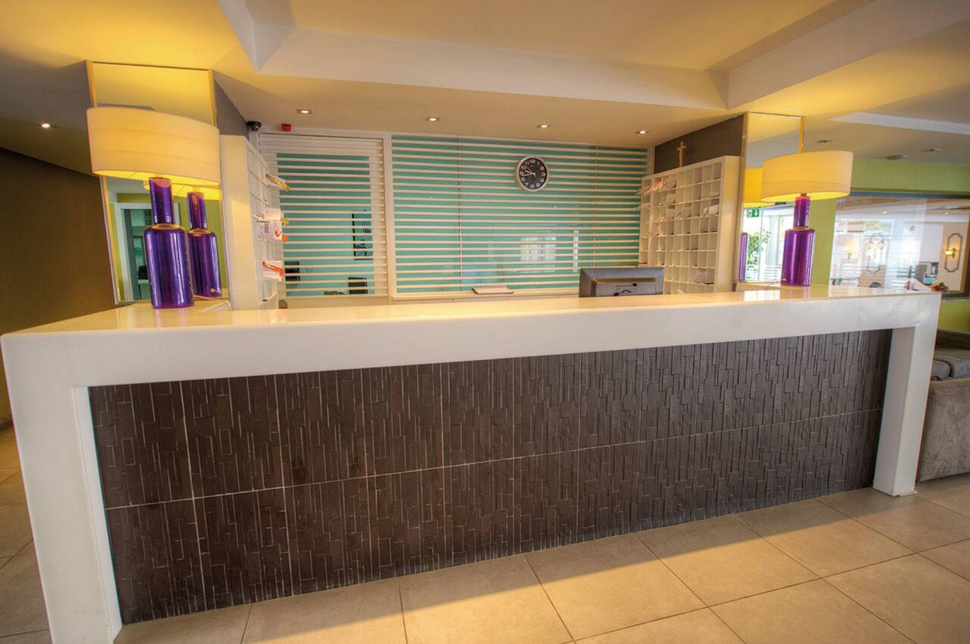 Pebbles-Resort-Lobby-38