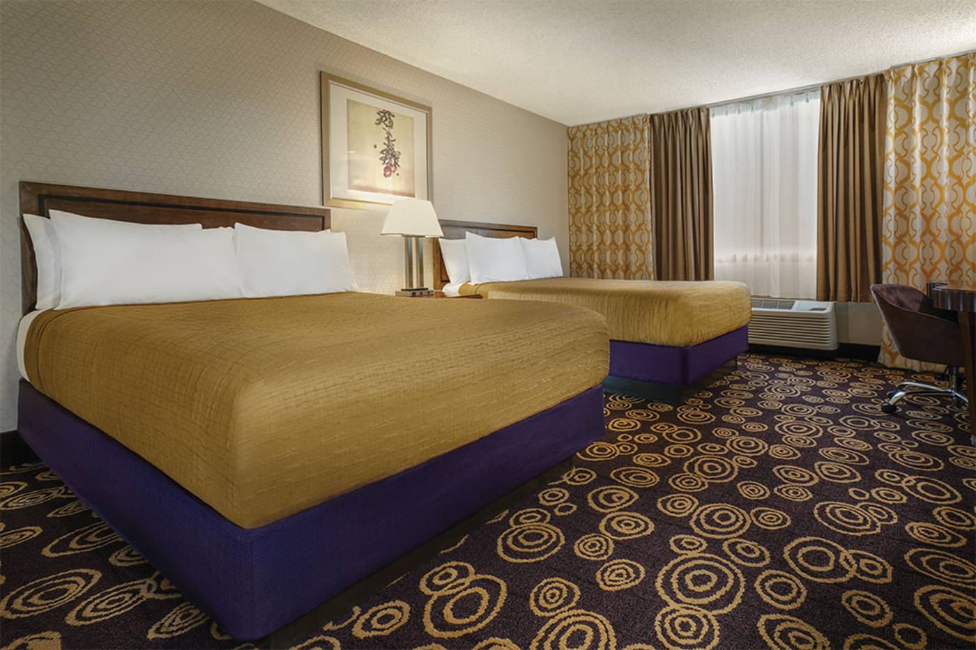 Circus-Circus-Las-Vegas-Hotel-Room-9