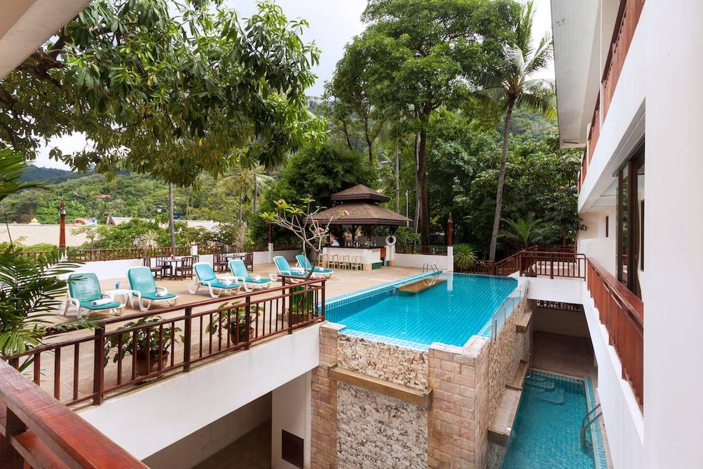Patong-Lodge-Hotel-Pool-11