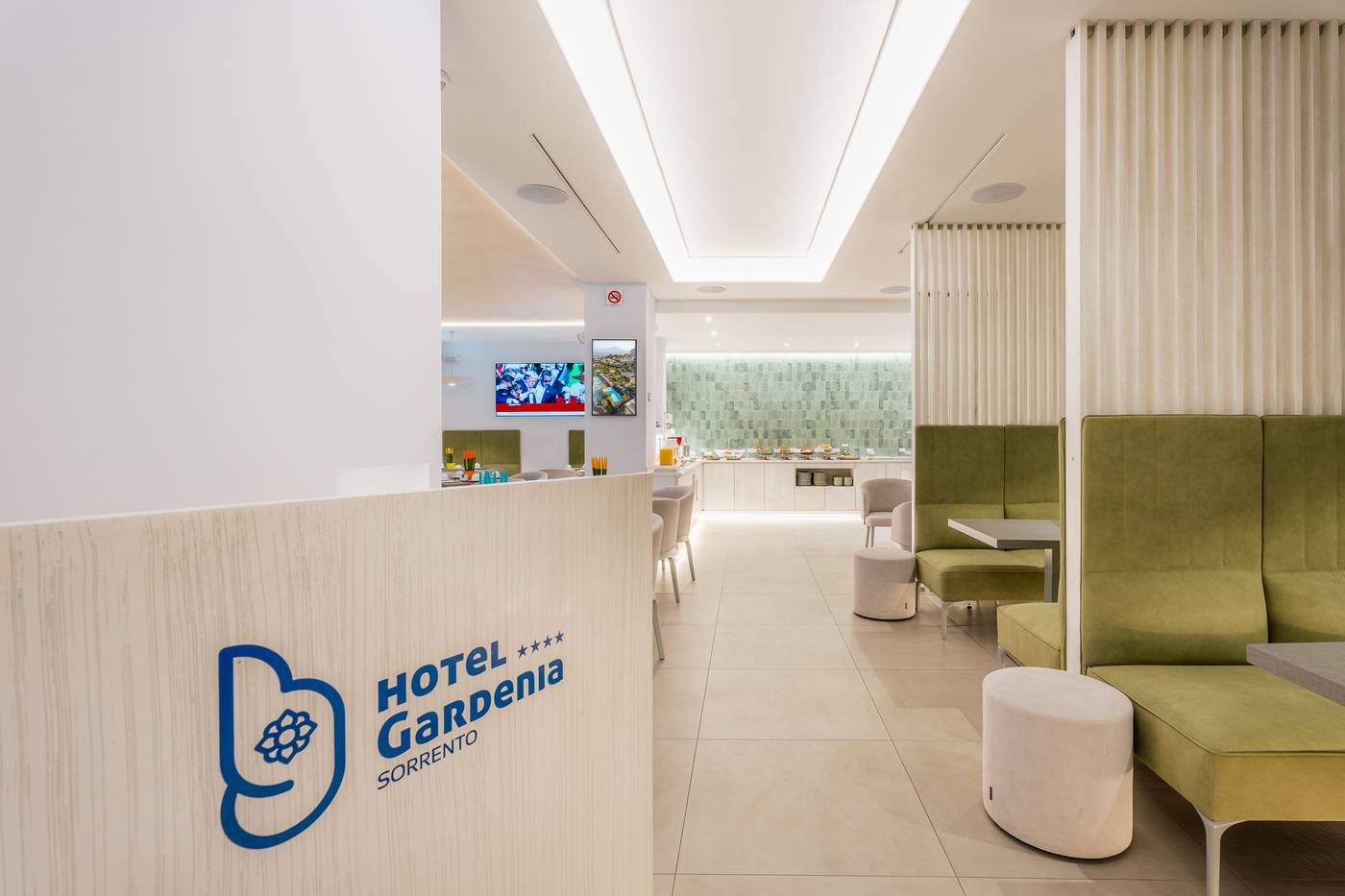 Comfort-Hotel-Gardenia-Sorrento-Coast-Restaurant-72