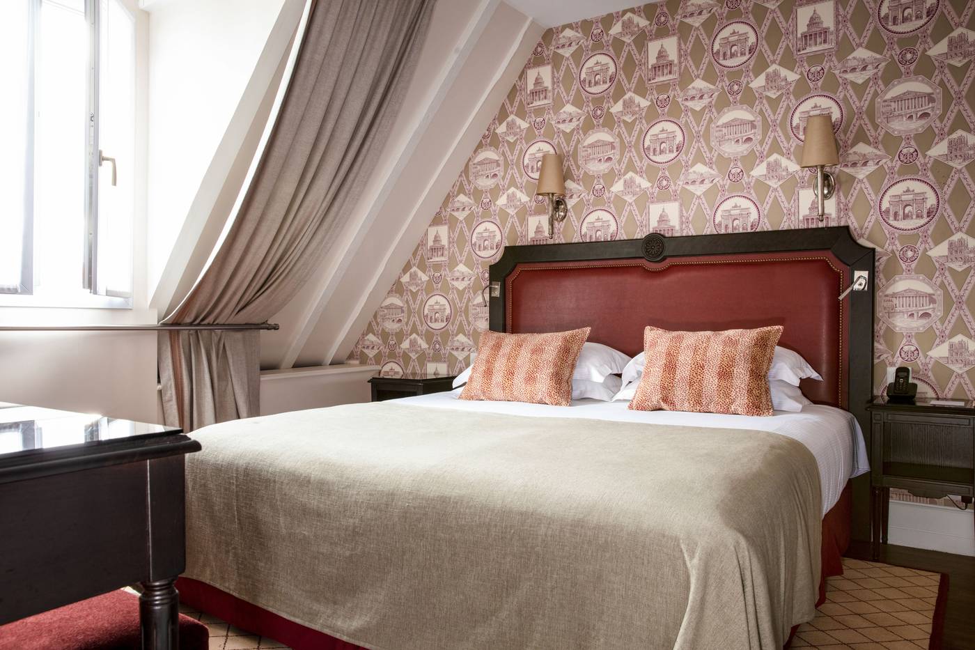 Serotel-Lutece-Room-13