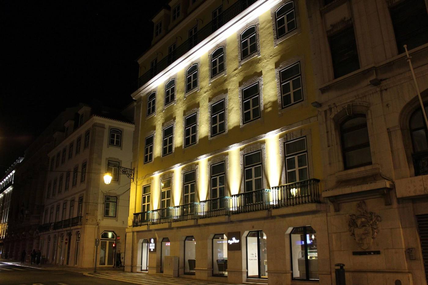 Meraprime-Gold-Design-Hotel-General-view-16