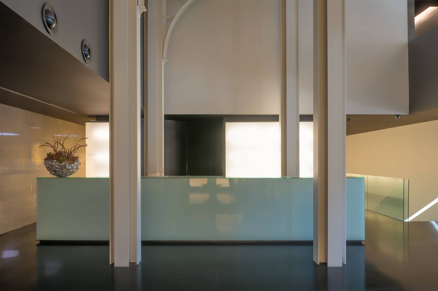 Doubletree-by-Hilton-Lisbon---Fontana-Park-Lobby-12