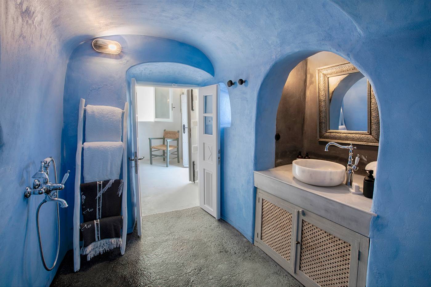 Ducato-Di-Oia-Room-24