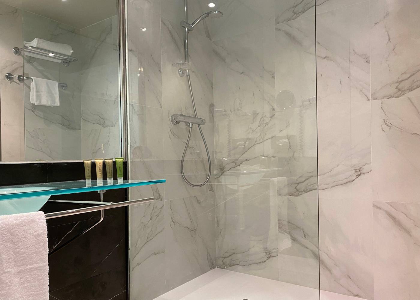 Holiday-Inn-Madrid-Las-Tablas-Room-30