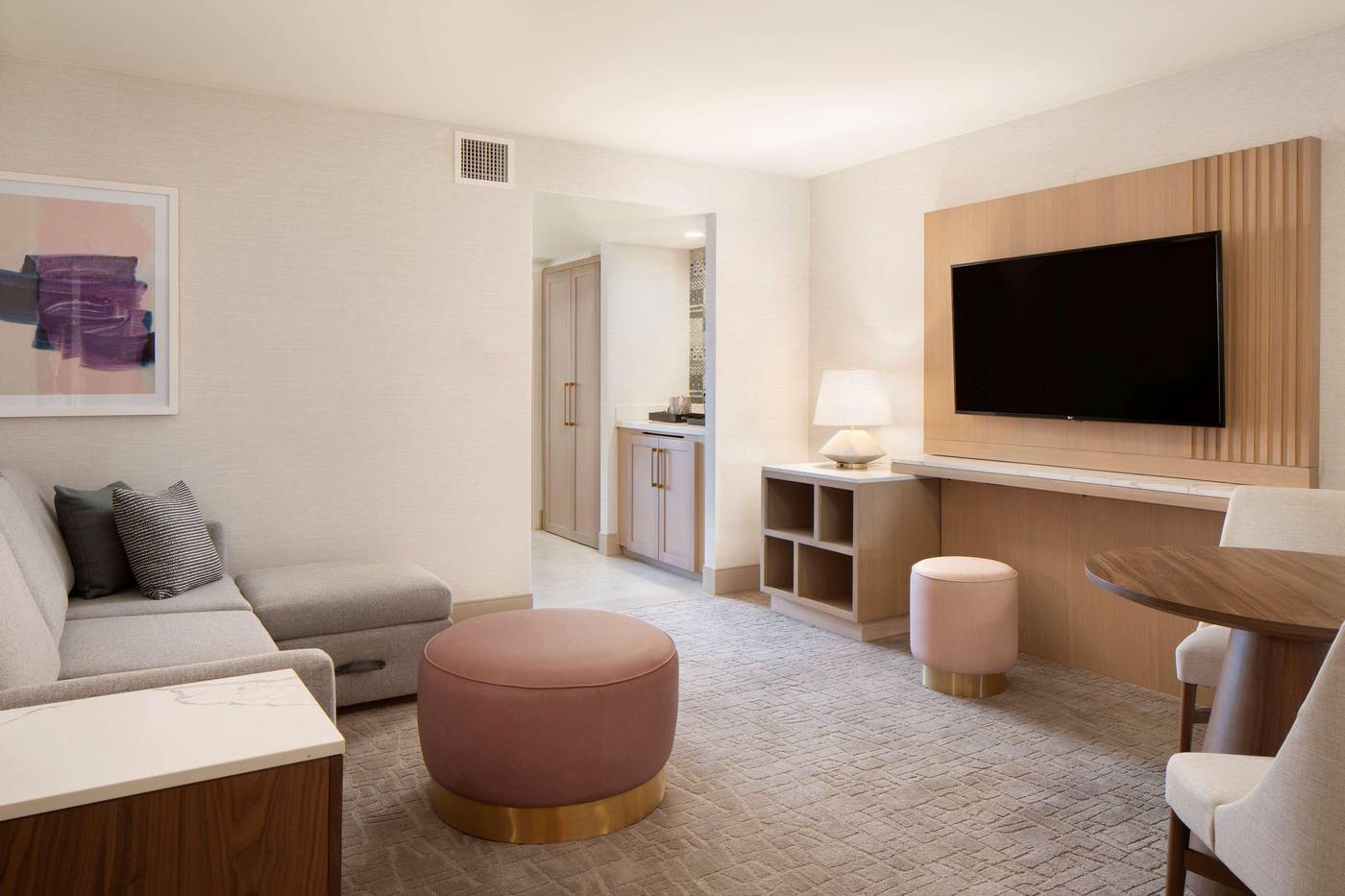 Hilton-Santa-Monica-Hotel---Suites-Room-28