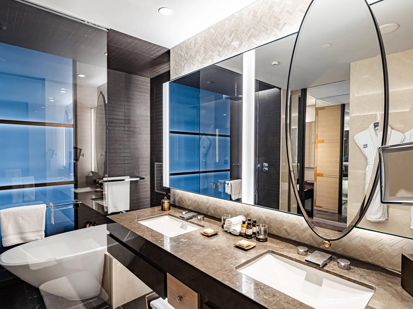 Fairmont-Quasar-Istanbul-Room-41