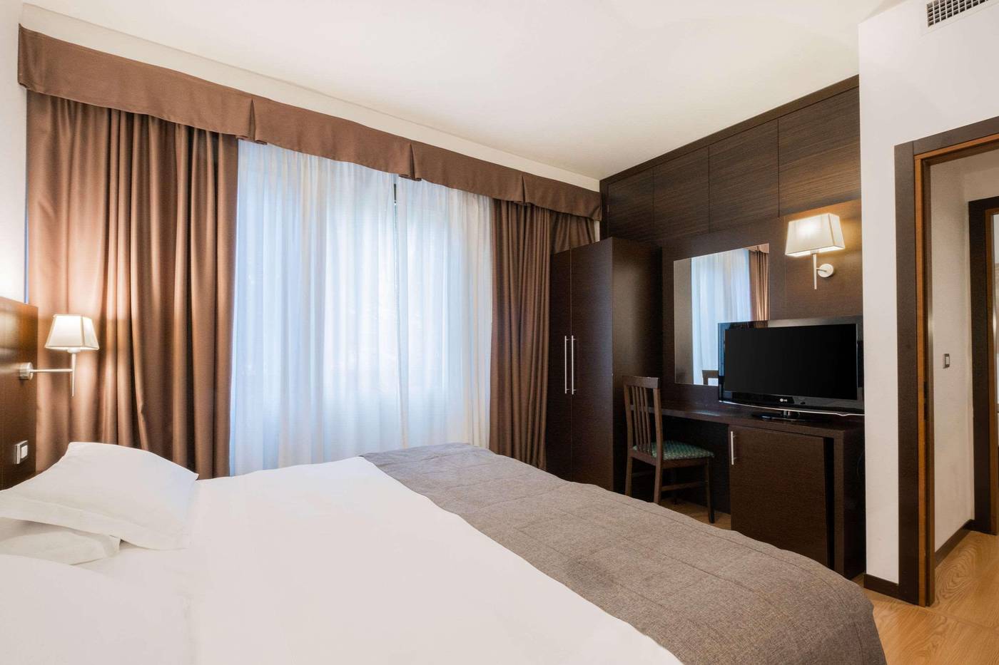 Hotel-Delfino-Room-20