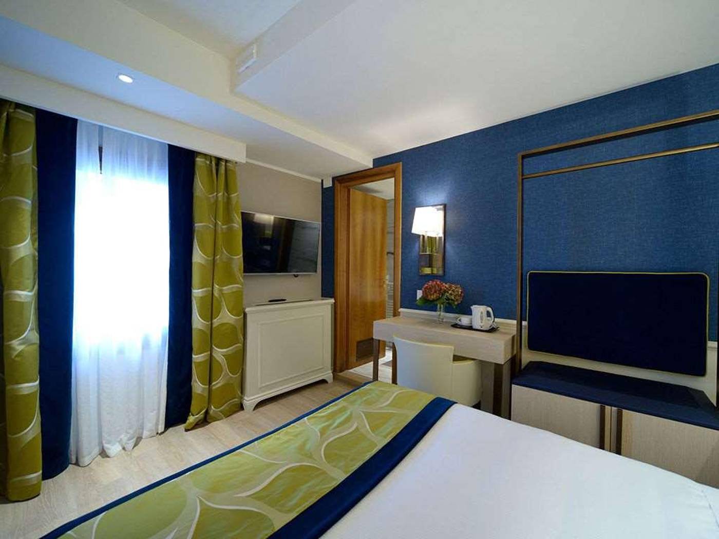 Best-Western-Hotel-Canon-d-Oro-Room-37