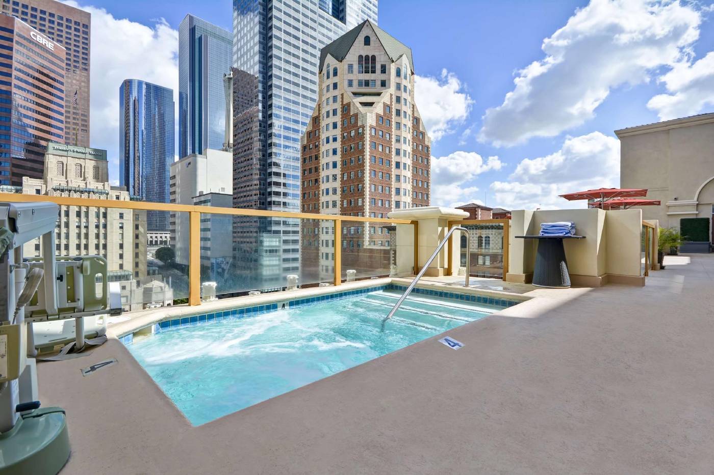 Hilton-Checkers-Los-Angeles-Room-3