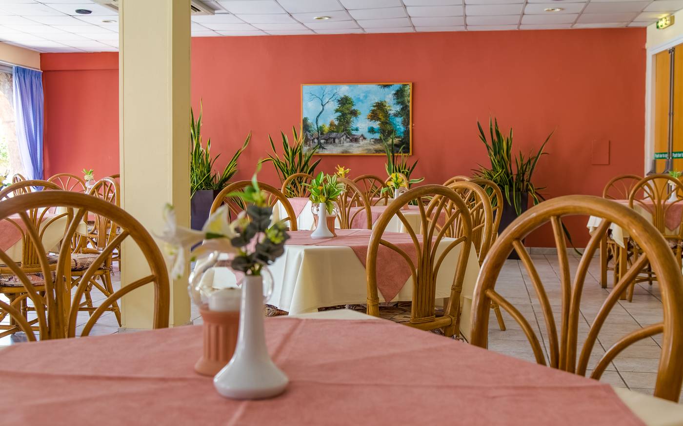 Green-Bungalows-Hotel-Apartments-Restaurant-33