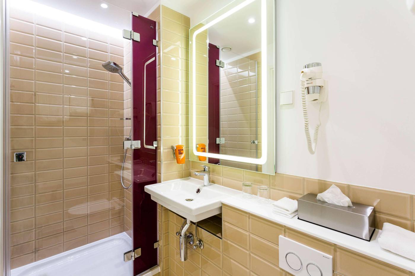 Park-Inn-by-Radisson-Central-Tallinn-Room-25