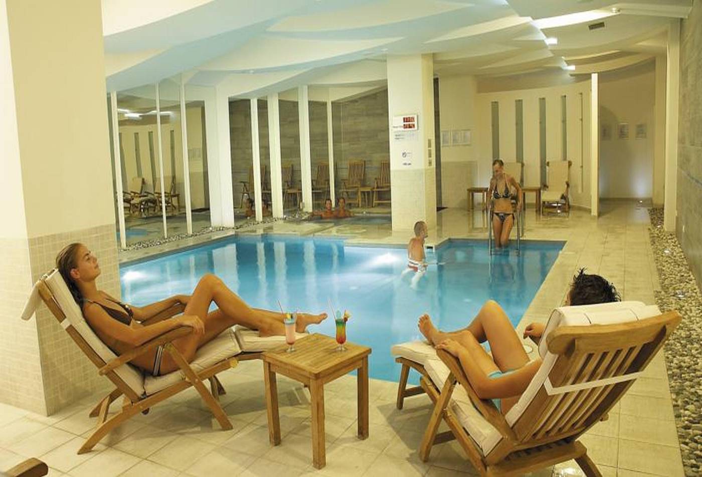 Korumar-Hotel-De-Luxe-Pool-35