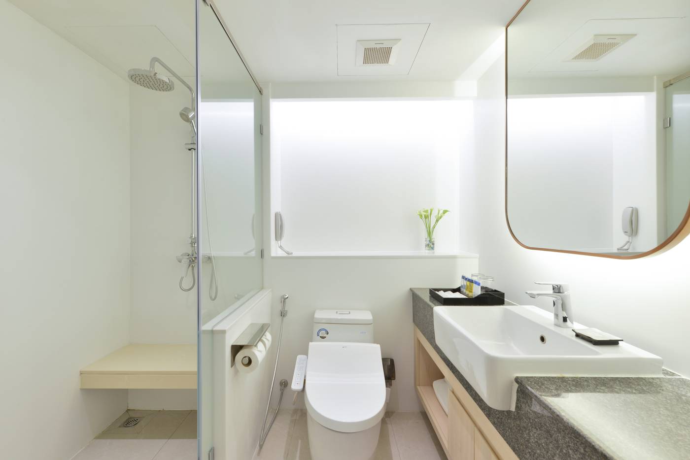 Centre-Point-Plus-Hotel-Pratunam-Room-45