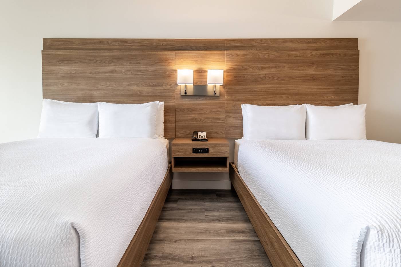 Atrium-Hotel-Vancouver-Room-40