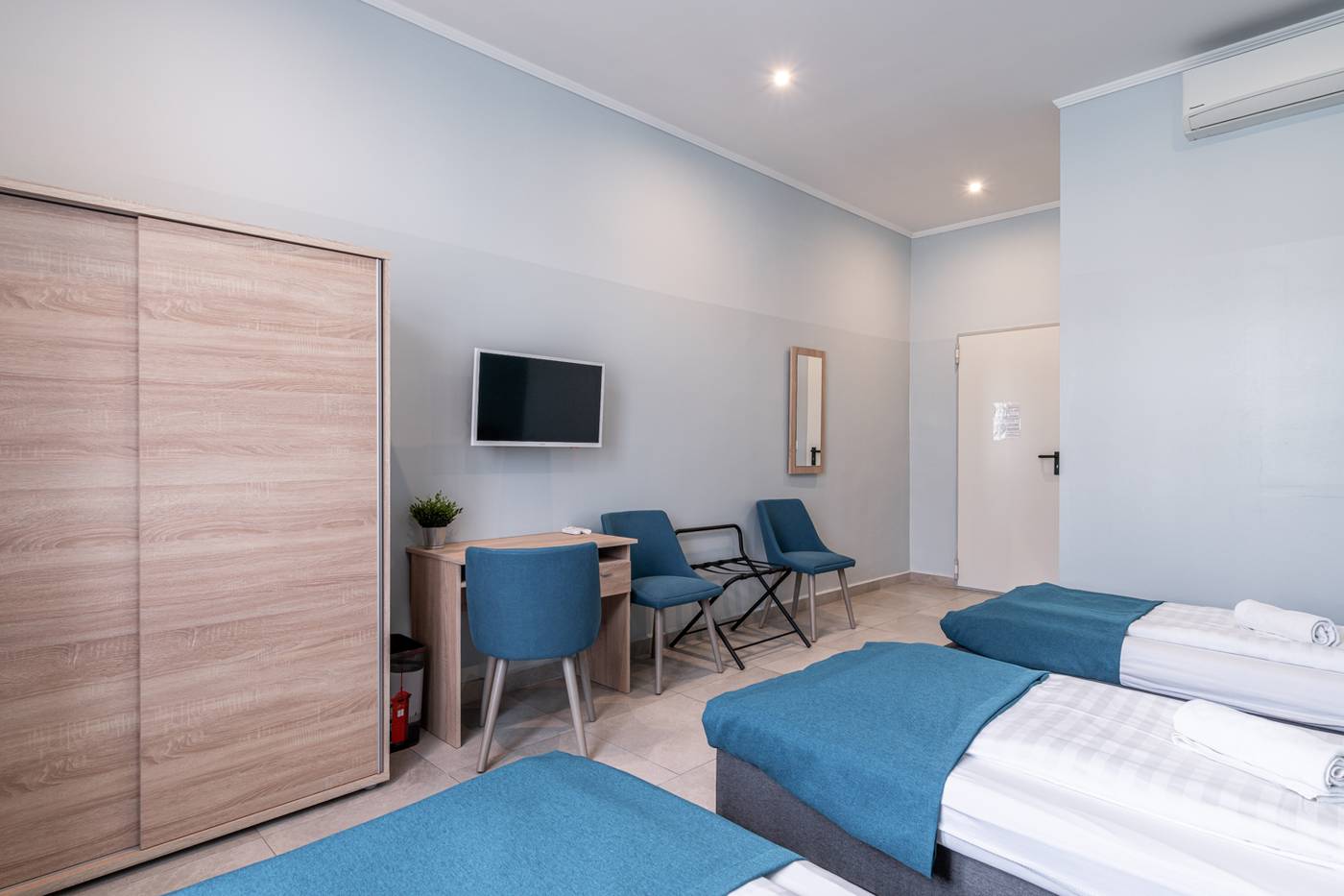 Full-Moon-Budapest-General-view-33