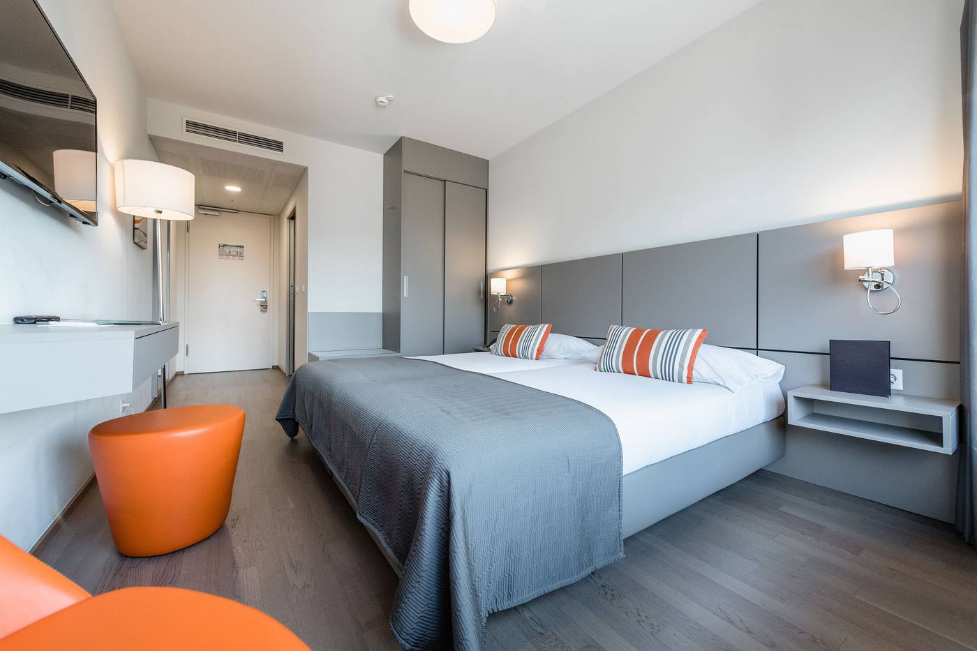 Lake-Geneva-Hotel-Room-13