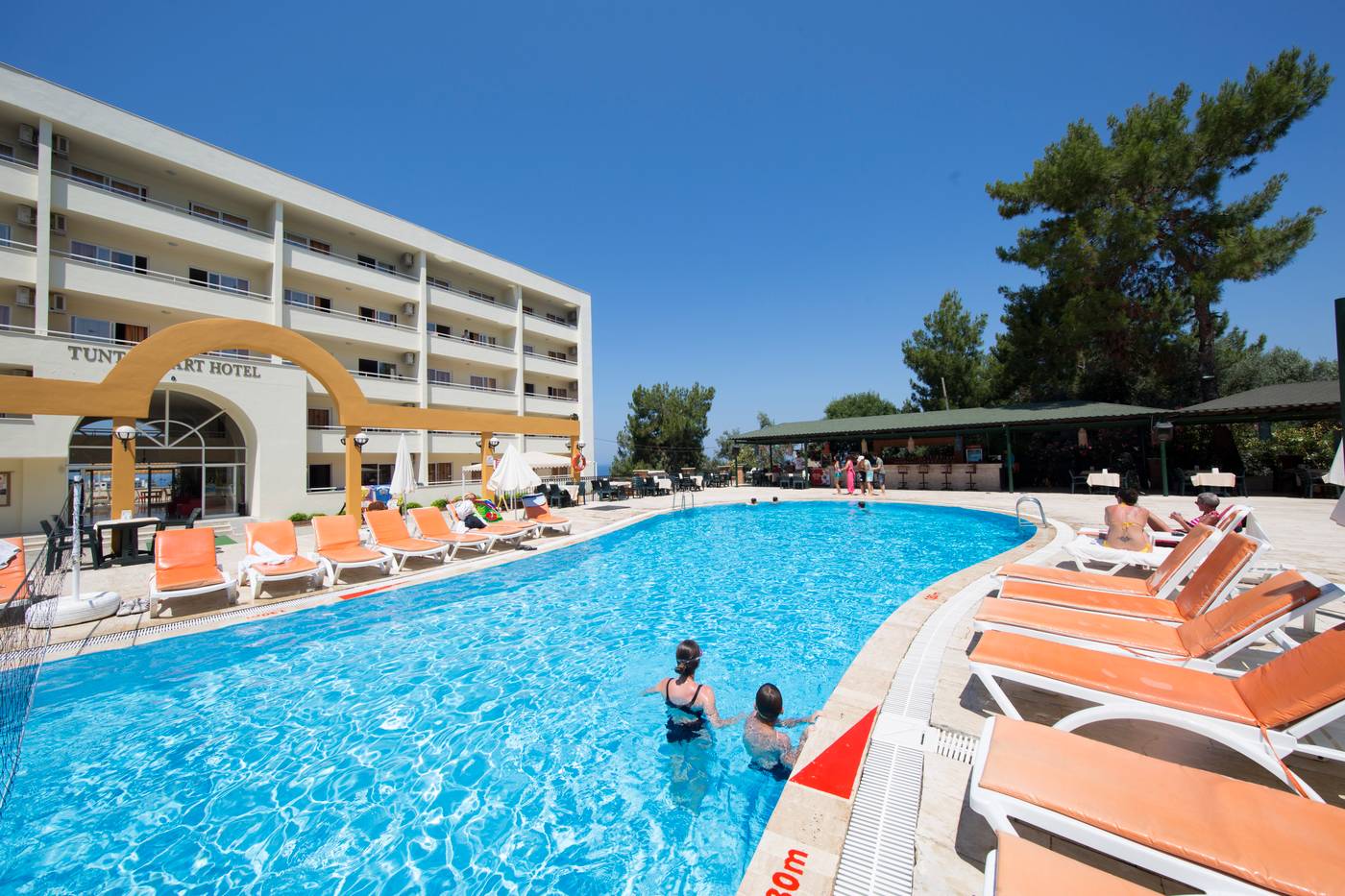 Tuntas-Family-Suites-Kusadasi-Pool-3