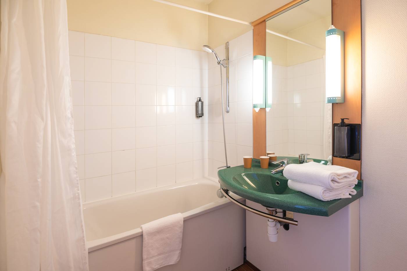 B&B HOTEL Rouen Centre Rive Gauche-France-ROUEN-Room-8