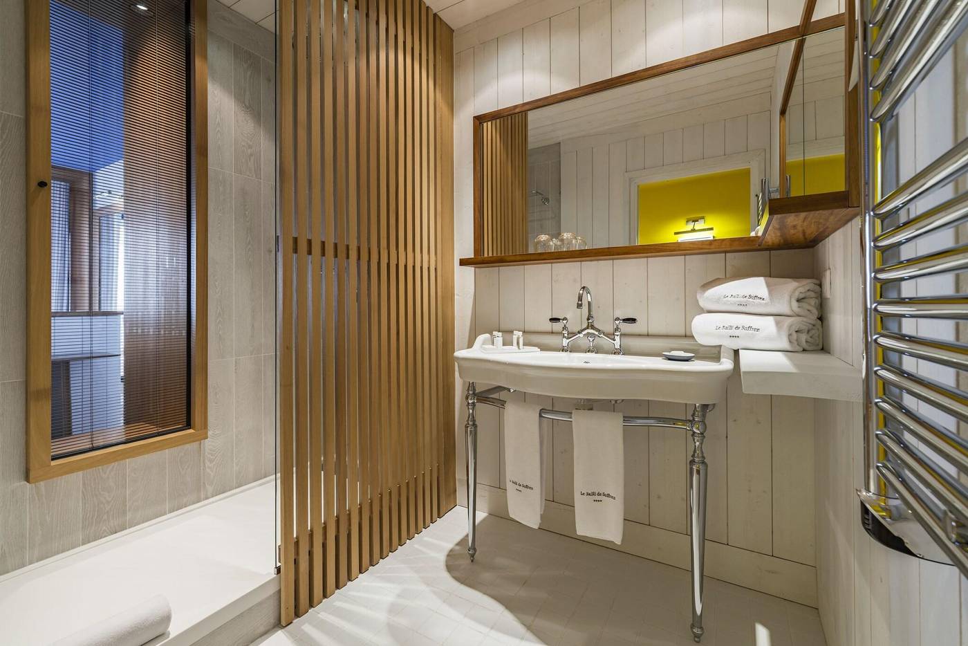 Hotel-Le-Bailli-de-Suffren-Room-38