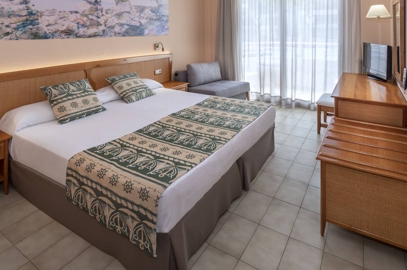 Oasis-Tossa-Room-13