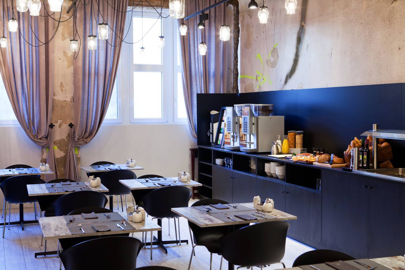 Catalonia-Berlin-Mitte-Bar-38