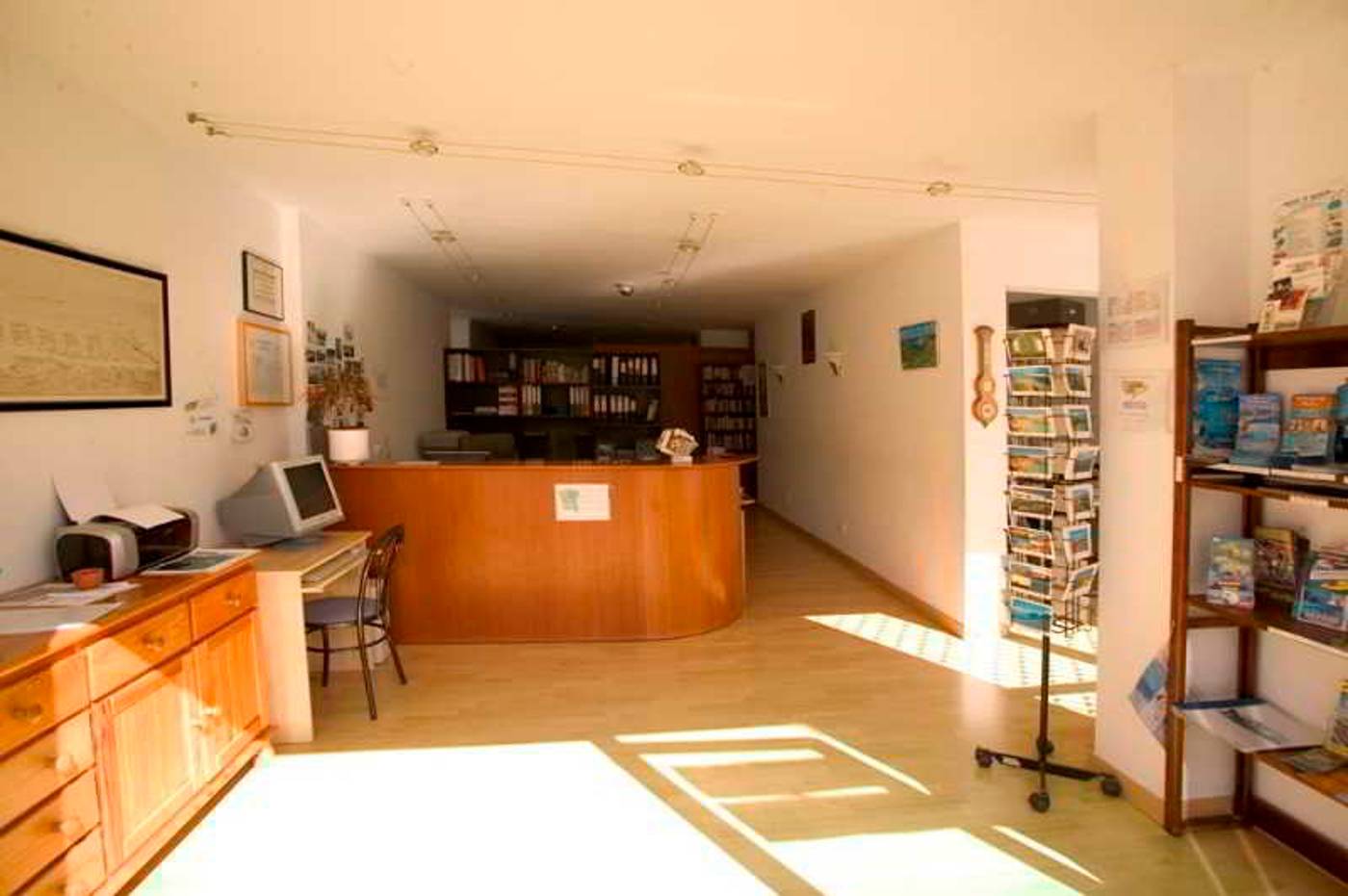 Camel-Spring-Lobby-32