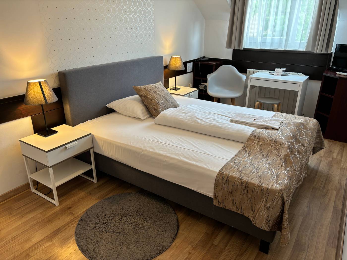 Gloria-Budapest-City-Center-Room-4